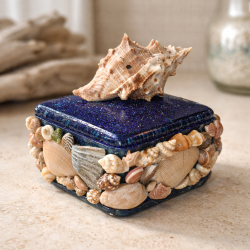 Seashell candle